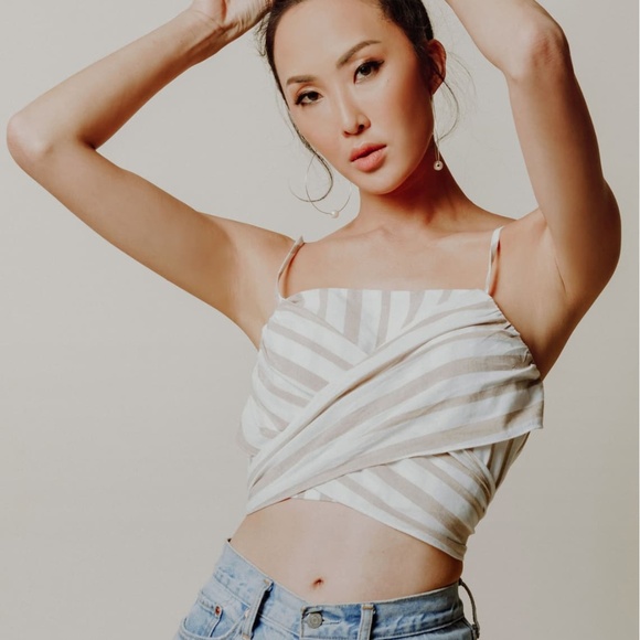 Chriselle x J.O.A. Sand Tie Front Crop Top Size L - Picture 8 of 8